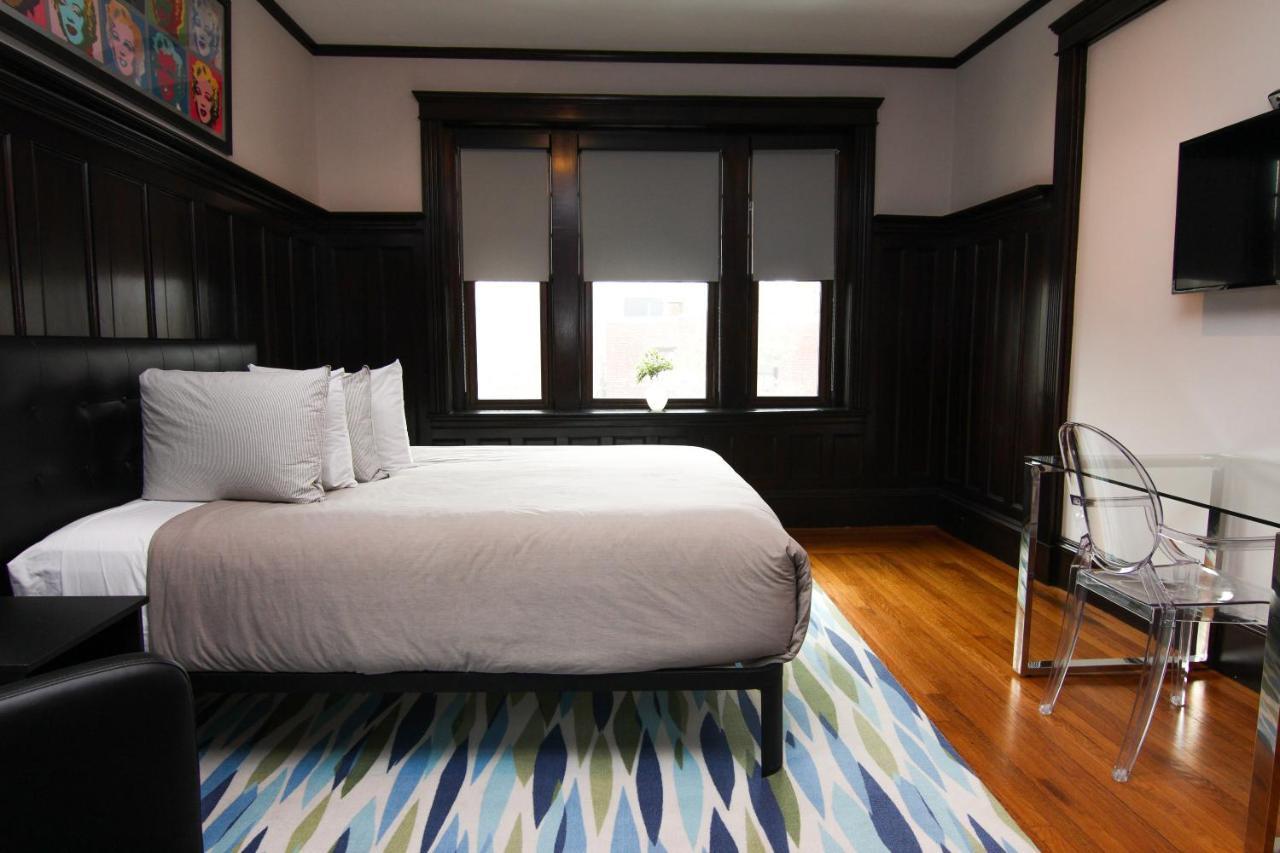A Stylish Stay W/ A Queen Bed, Heated Floors.. #37 บรูคไลน์ ภายนอก รูปภาพ