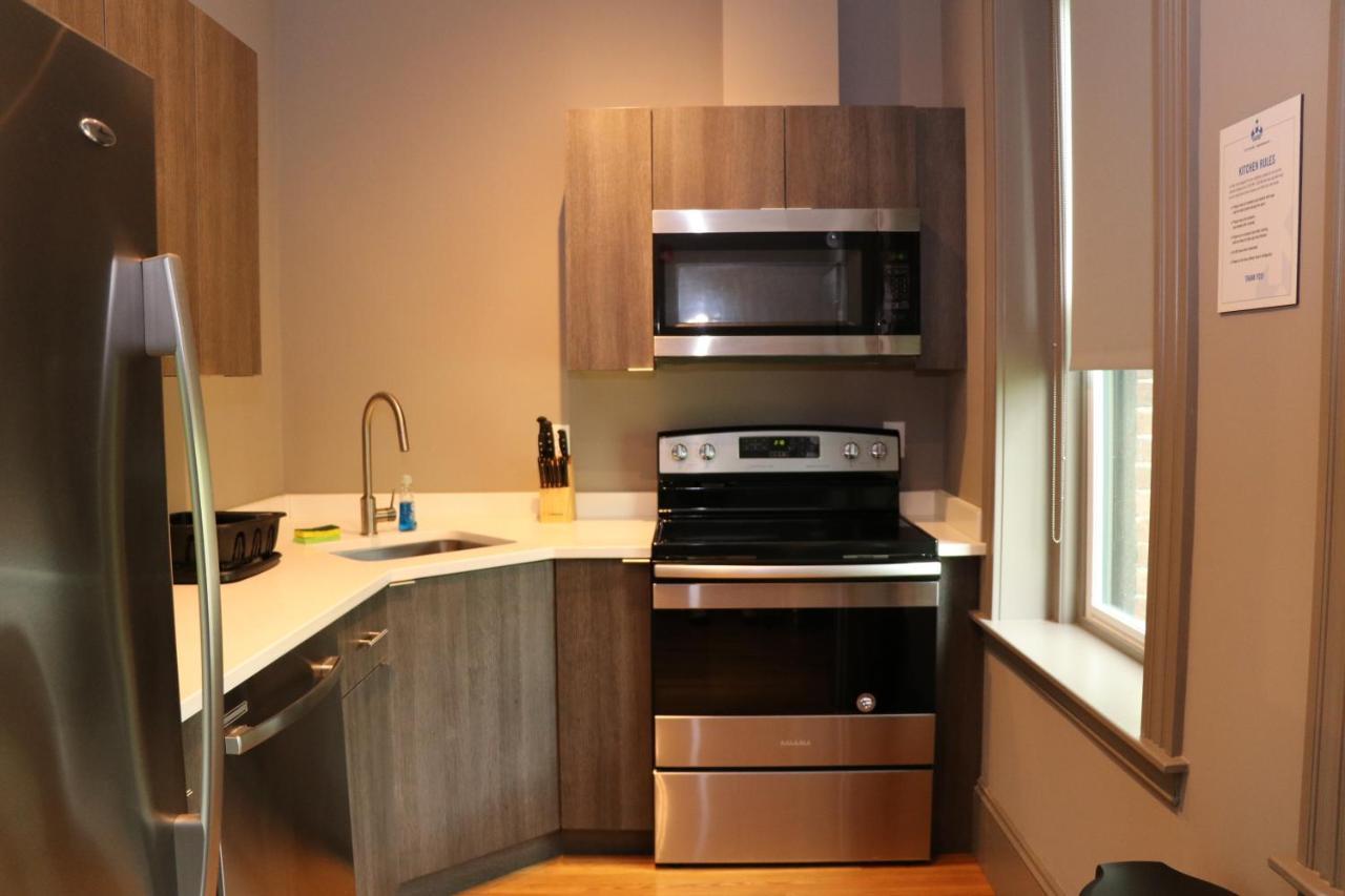 A Stylish Stay W/ A Queen Bed, Heated Floors.. #37 บรูคไลน์ ภายนอก รูปภาพ